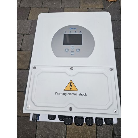 Гібридний інвертор Deye SUN 3K SG04LP1 EU, 3 кВт, 48 B, уцінка